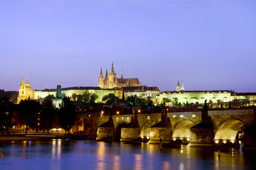 Fototapeta na wymiar Prague Castle and Charles Bridge