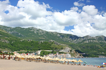 Fototapeta na wymiar Znani Becici beach near Budva, Czarnogóra