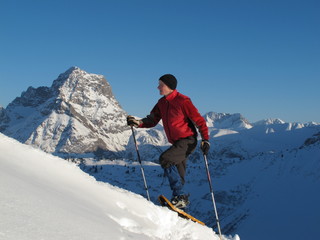 Fototapeta na wymiar Rakiety śnieżne w górach