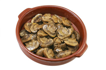Champiñones al ajillo.