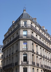 Fototapeta na wymiar Immeuble ancien du quartier de Saint Georges à Paris 