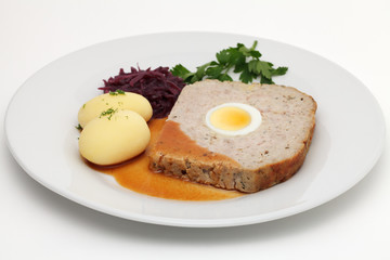 Hackbraten,Salzkartoffeln,Rotkohl