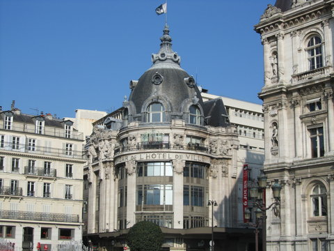 Bazar Hotel de Ville &agrave; Paris