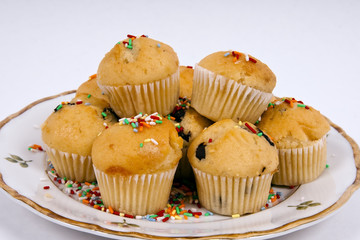 Muffins auf Teller