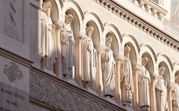 Statue, Chiesa Ortodossa di trieste
