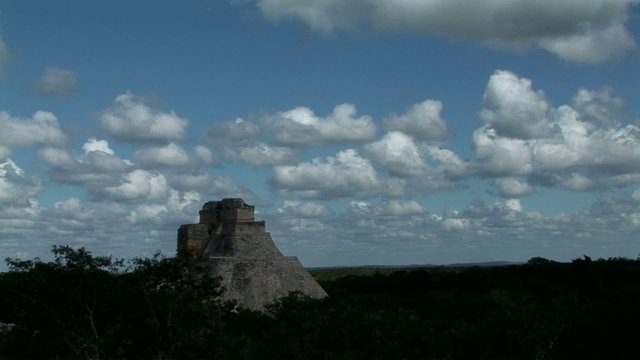 Uxmal Templo del Adivino
