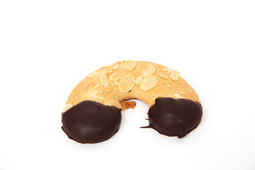 Mandelhörnchen auf weiß isoliert