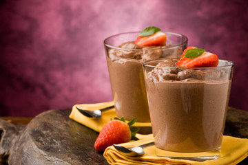 Mousse al Cioccolato con Fragole
