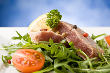 Tagliata di Tonno con Rucola
