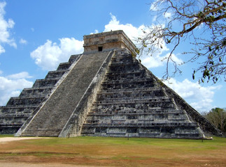 Chichen Itza ruins. Pyramid of Kukulkan (El Castillo)