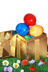 Bemalte Ostereier als Geschenk