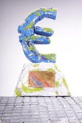 Euro Monument 04