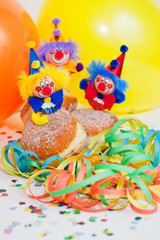 Krapfen mit Clowns auf Kindergeburtstag