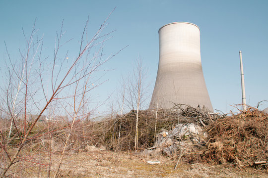 Nuclear power plant in the wasteland