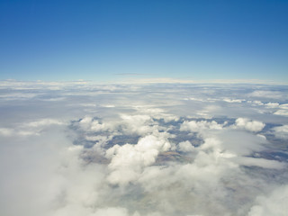 Fototapeta na wymiar nad chmurami