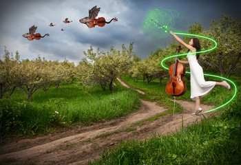 Femme avec violoncelle et violons dragon