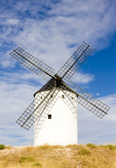Fototapeta na wymiar wiatrak, Alcazar de San Juan, Kastylia-La Mancha, Hiszpania