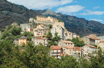 Fototapeta na wymiar Panoramic view of the citadel and the city of Corte in Corsica