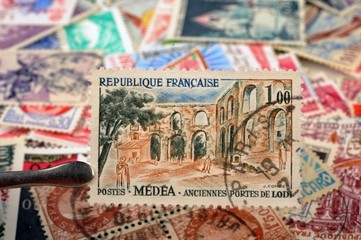 timbres - Médéa Anciennes Portes de Lodi - philatélie France