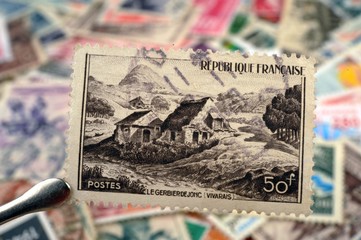 timbres - Le Gerbier de Jonc Vivarais - philatélie France	