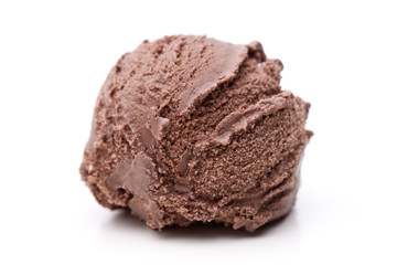 Eine Kugel Schokoladeneis von vorne