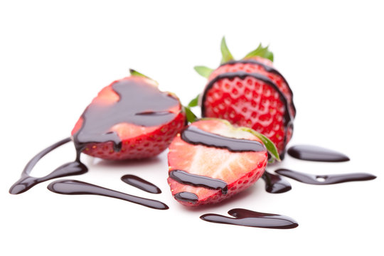Erdbeeren mit Schokoladensoße