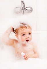 baby washing hair