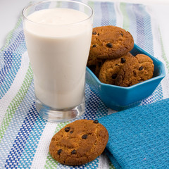 Ryazhenka with oatmeal cookies