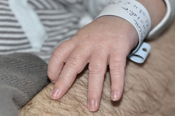 main de b&eacute;b&eacute;