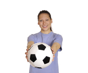 junge frau mit fußball