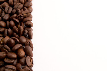 Obraz premium Chicchi di Caffè a metà