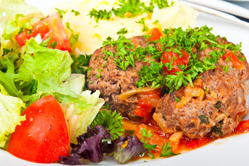 Meatballs in tomato sauce