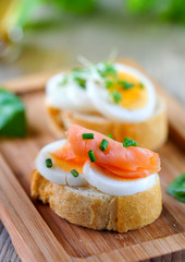 canapes III