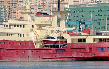 red ship