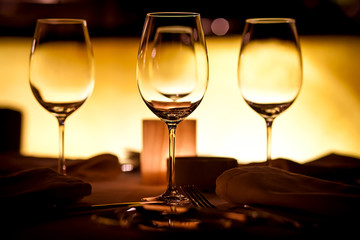 Empty glasses in restaurant