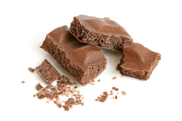 Porous chocolate pieces