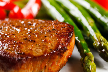 Grilled steaks and asparagus