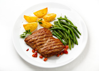 Grilled steak and vegetables