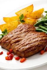 Grilled steak and vegetables