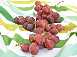 Uvas sobre mantel
