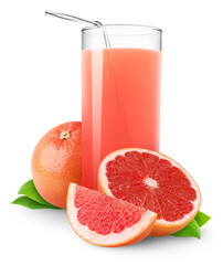 Isoliertes Getränk. Glas Saft und geschnittene rosa Grapefruit isoliert auf weißem Hintergrund