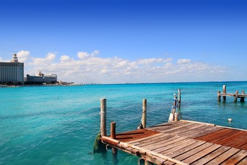 Naklejka premium Cancun wood pier tropical Caribbean sea
