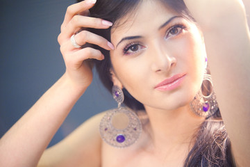 Obraz premium Beautiful lady with long brown hair