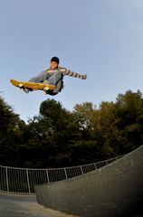 skateboarding - 31201315