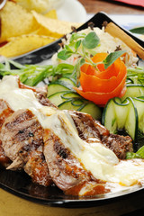 filetto alla messicana con contorno di cetrioli