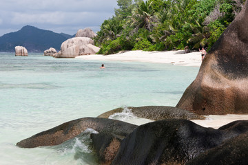 Fototapeta premium plage d'Anse Source d'Argent à La Digue aux Seychelles