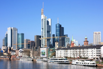 Frankfurt, Blick von der Alten Brücke (April 2011)