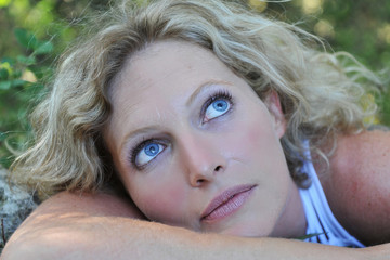 femme en nature