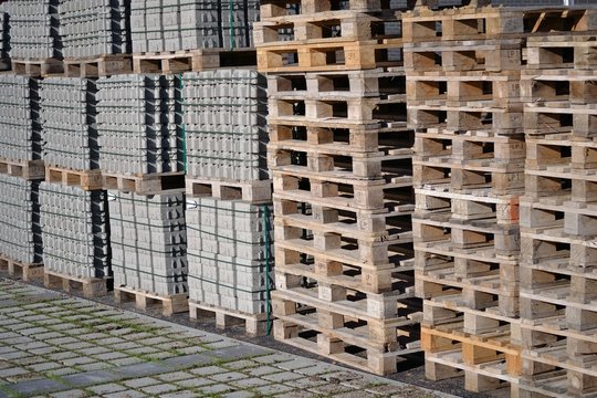 Paletten und Knochensteine