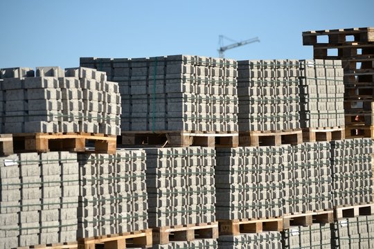 Pflastersteine auf Paletten